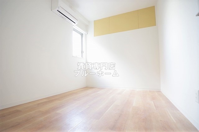 その他　5帖の明るい洋室！