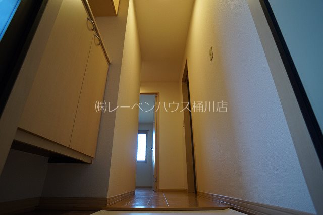 玄関　同間取り反転写真参考