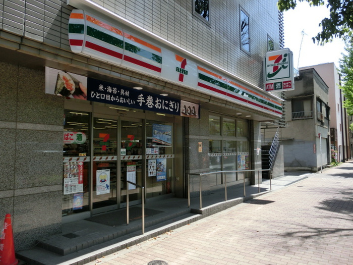 コンビニ　セブンイレブン（コンビニ）まで128m