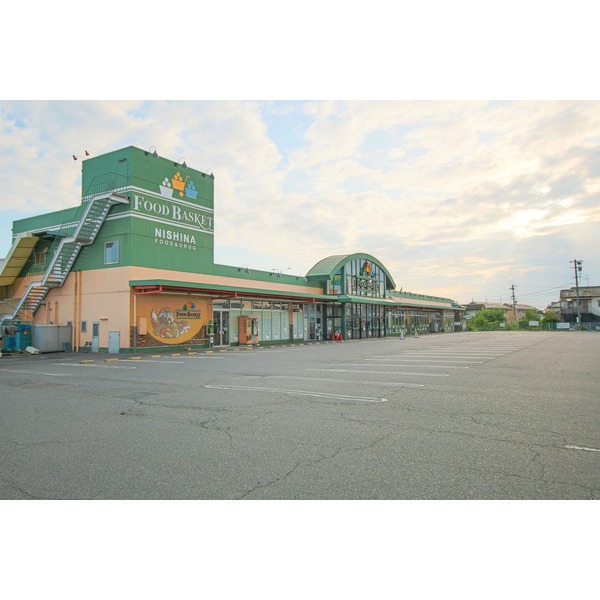 スーパー　ニシナフードバスケット西大寺店（スーパー）まで502m