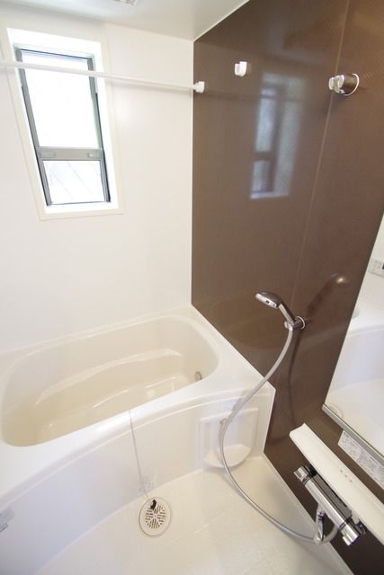 バス・シャワールーム　★追い炊き機能付きのお風呂です、いつでも温かいお風呂に入れ…