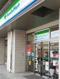 コンビニ　ファミリーマートJR尼崎駅北店（コンビニ）まで319m