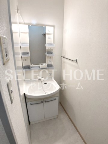 洗面設備　朝の身支度には欠かせない独立洗面化粧台