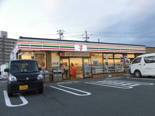 コンビニ　セブンイレブン琵琶湖大橋西口店（コンビニ）まで1045m