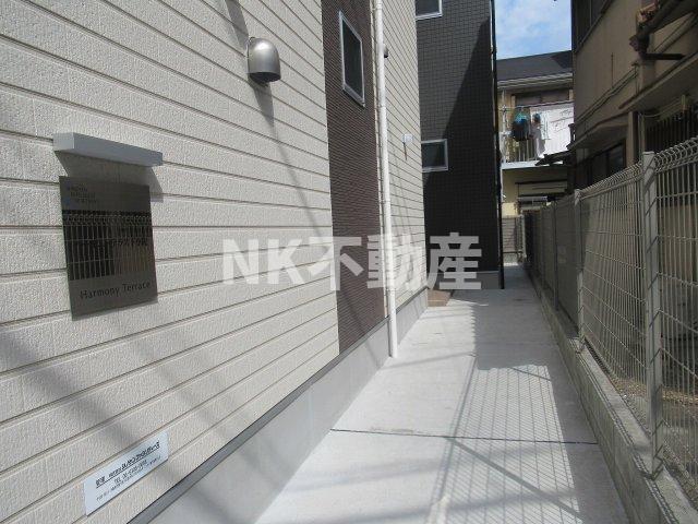 エントランス　落ち着いたエントランスです