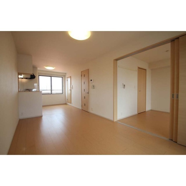 居室・リビング　※画像は全て３０２の内観写真