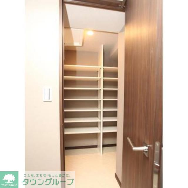 玄関　※写真は同タイプ住戸です。