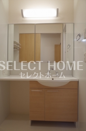 洗面設備　朝の支度にも助かる、独立の洗髪洗面化粧台