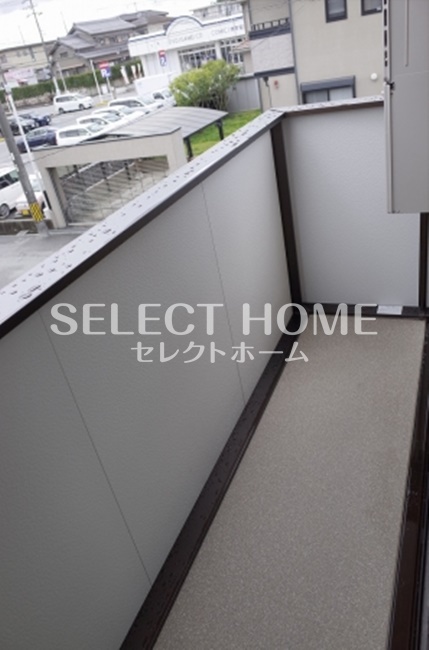 バルコニー　陽当たり良好なバルコニーです