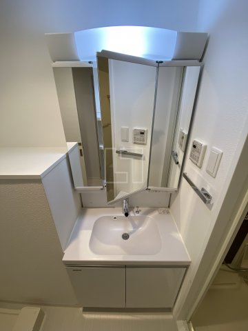 洗面設備　レオンコンフォート本町東II　独立洗面台