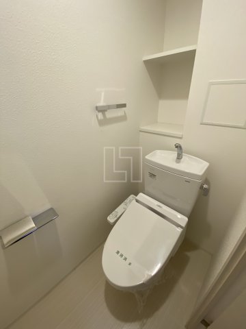 トイレ　レオンコンフォート本町東II　温水洗浄便座