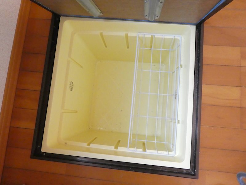 収納　床下収納