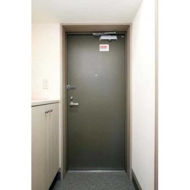 玄関　※写真は同タイプ住戸です。