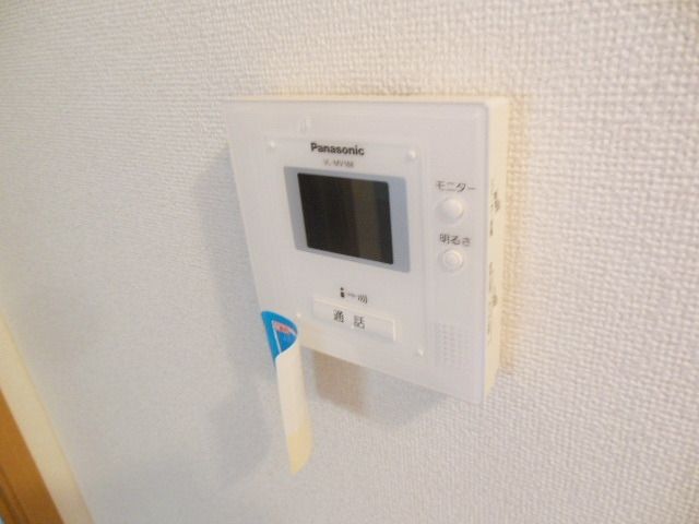 セキュリティ　★ＴＶモニター付きインターホンで来訪者の顔が見れて安心です★