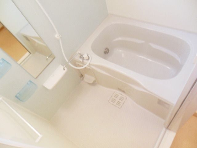 バス・シャワールーム　★清潔感のある明るくて広いバスルームです★