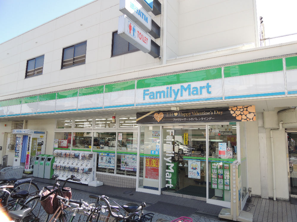 コンビニ　ファミリーマート 築港店（コンビニ）まで307m