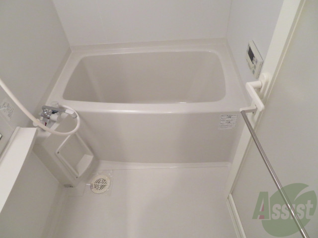 バス・シャワールーム　追い炊き機能付きの浴室なのでゆっくり湯船に浸かれますよね。