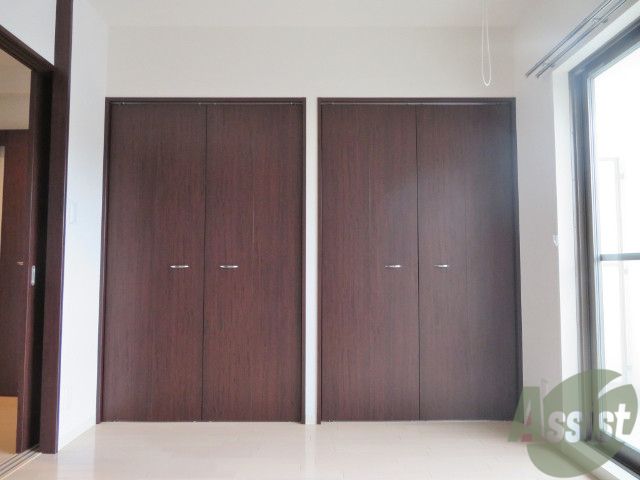 収納　お部屋のクローゼットはなんと２つございます。沢山収納出来ます