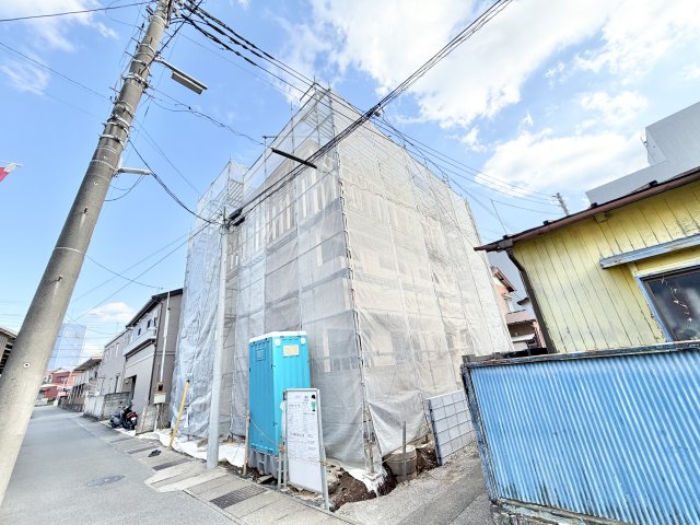 エントランス　落ち着いたエントランスです