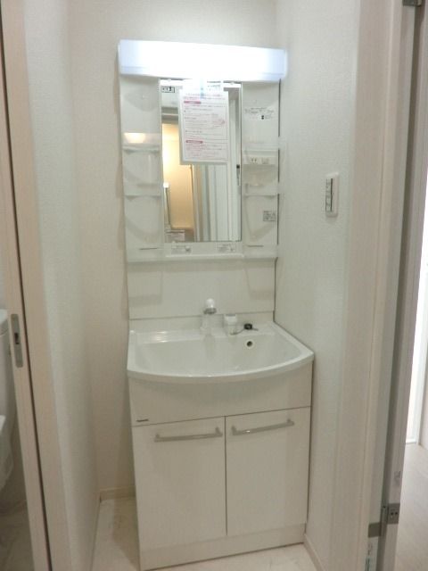 洗面設備　洗髪も出来る洗面台