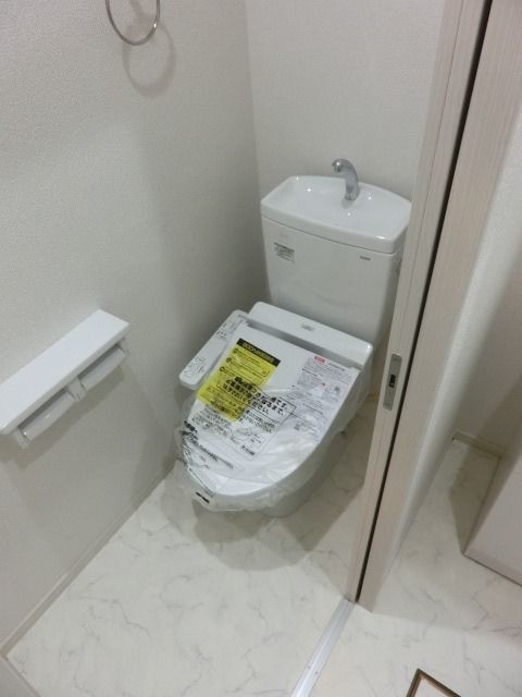 トイレ　洗浄機能付きです