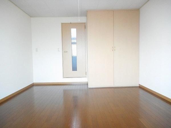 居室・リビング　フローリング！