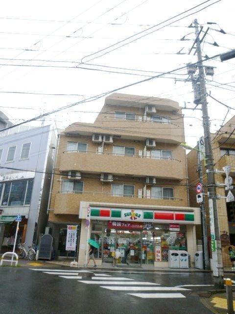 コンビニ　サンクス南烏山5丁目店（コンビニ）まで129m