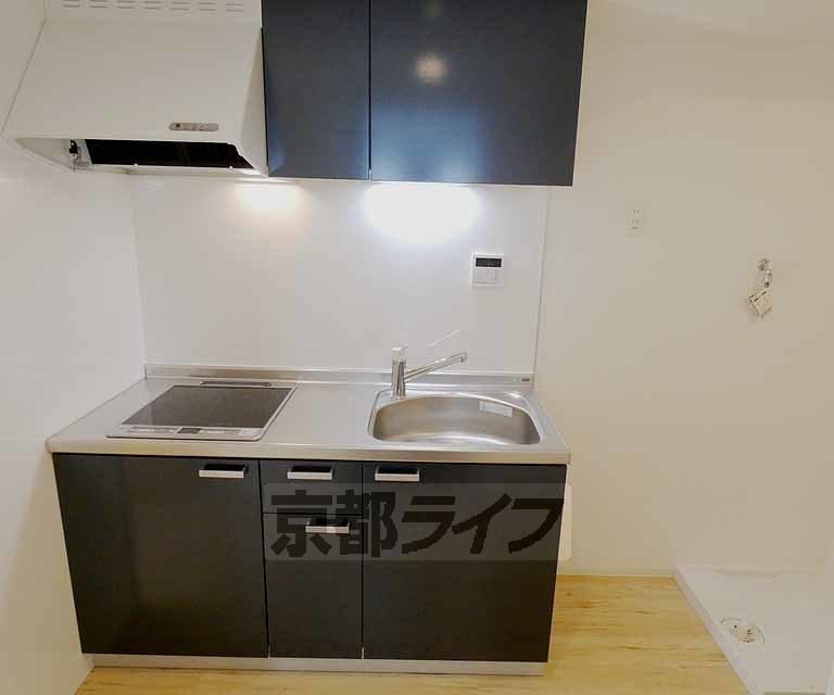 キッチン　スッキリ広めのキッチンです。