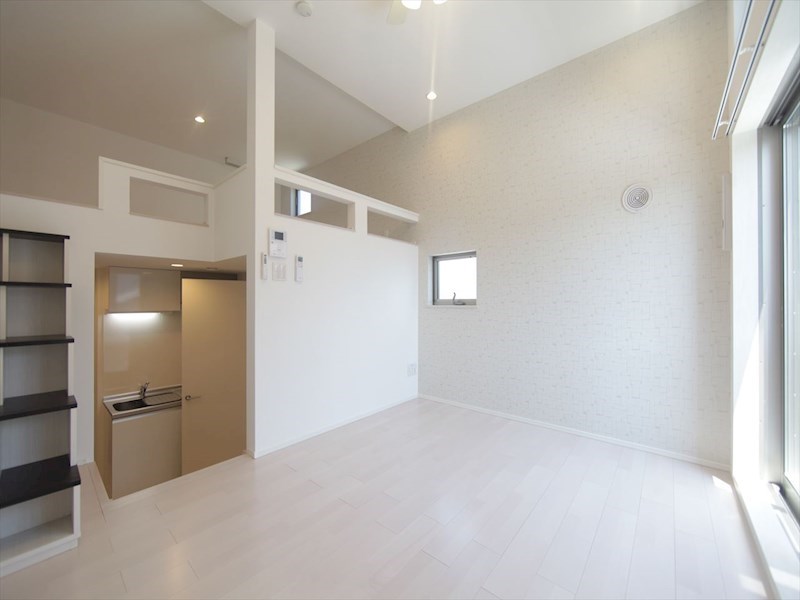 居室・リビング　洋室6.5帖　ロフト5.9帖（収納にも寝室にも使えます）