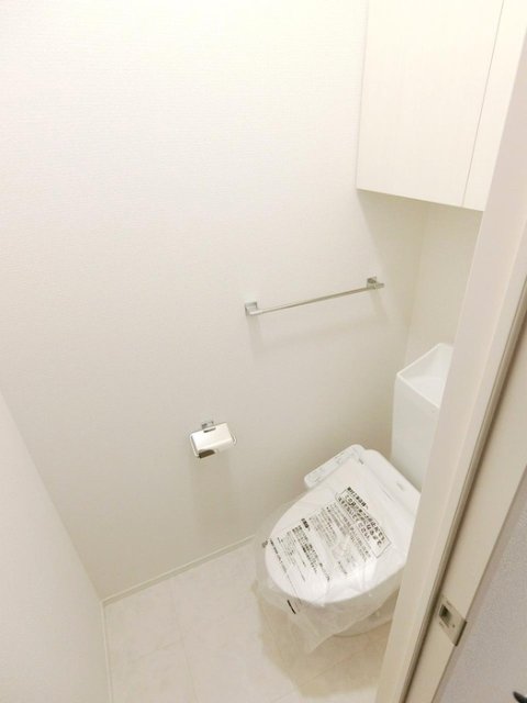 トイレ　同物件別号室のものです。