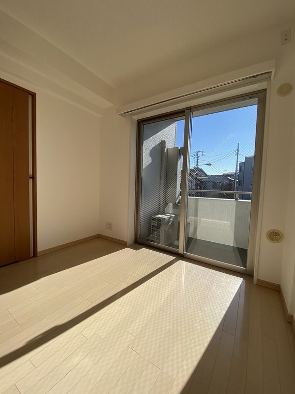 バルコニー　（別タイプ参考写真）クィーンシティ板橋本町ラディウス　板橋区