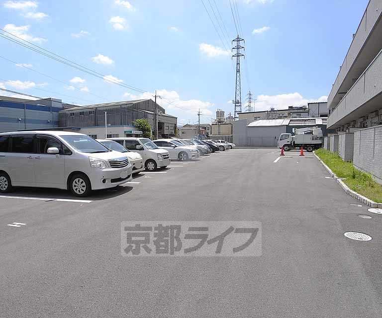 駐車場　広い駐車場です。