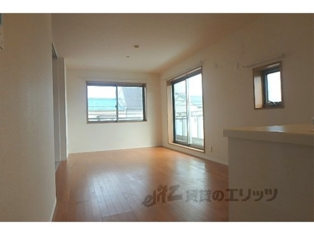 居室・リビング　カウンターキッチンです