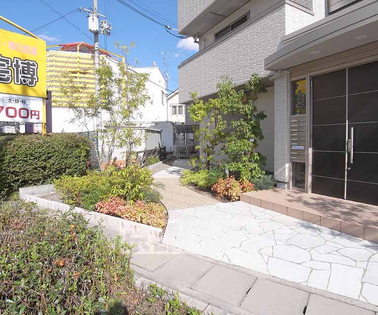 その他共有部分　目の前は緑で目に優しい・