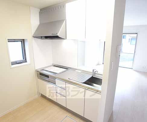 キッチン　３号室には小窓あり