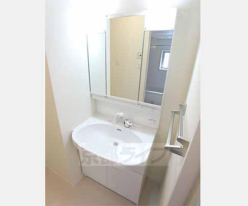 洗面設備　シャンプードレッサー付き