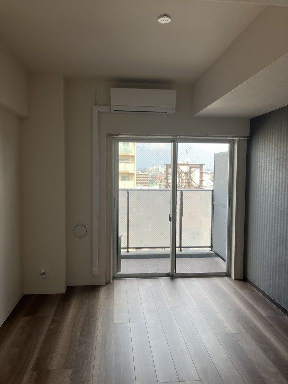 居室・リビング　参考写真（同物件別部屋）