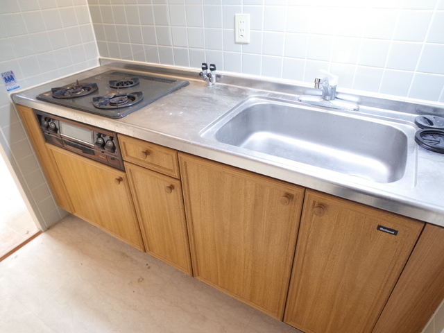 キッチン　３口ガスシステムキッチン