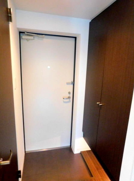 玄関　※同シリーズタイプのお部屋です。