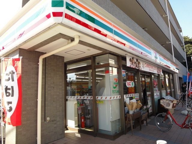 コンビニ　セブンイレブン（コンビニ）まで400m