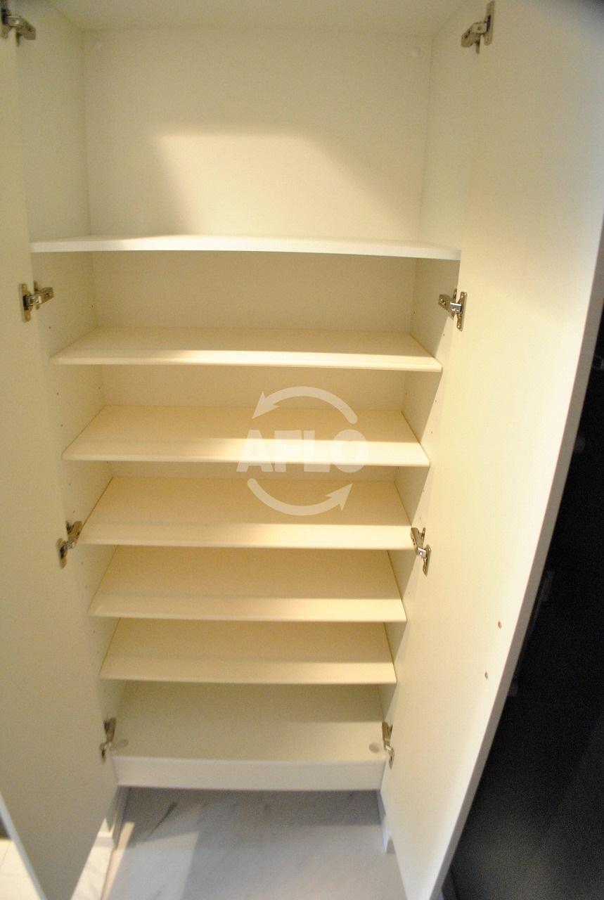 収納　レオンコンフォート本町　シューズボックス