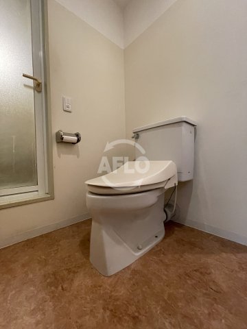 トイレ　グラスホッパー　温水洗浄便座