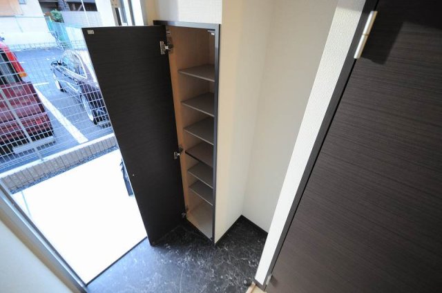 玄関　※写真と現状が異なる場合は現状を優先