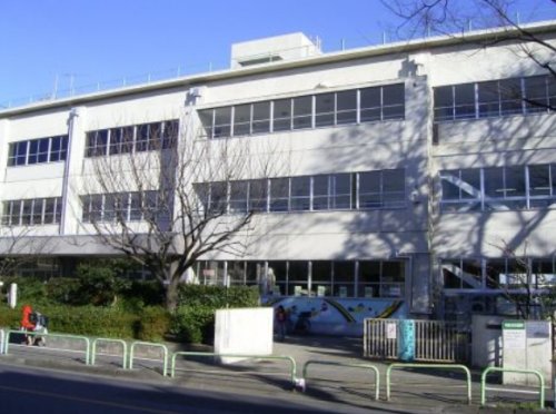 小学校　高島第六小学校（小学校）まで407m