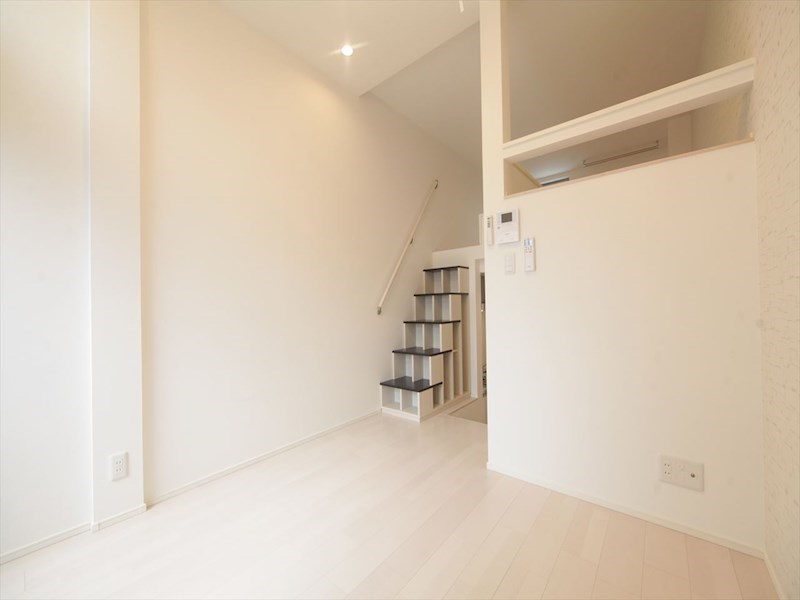 その他　洋室5.4帖　ロフト5.3帖（収納にも寝室にも使えます）