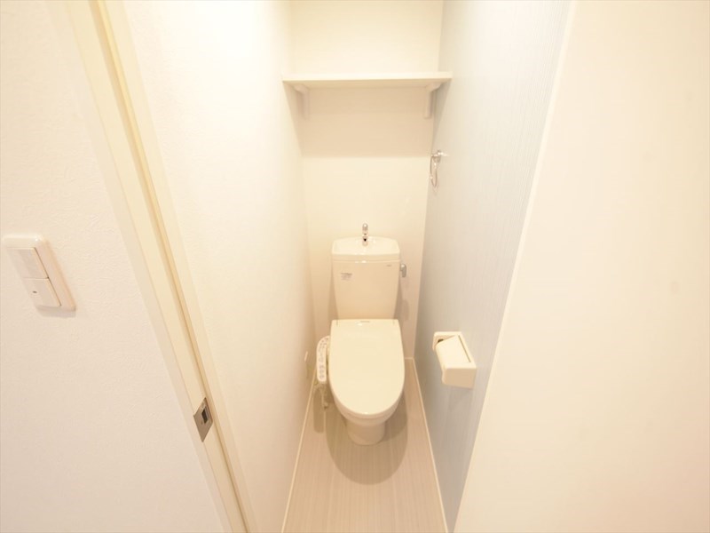 トイレ　温水洗浄暖房便座付トイレ