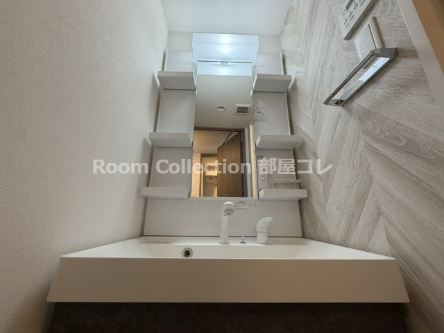 洗面設備　※同物件他部屋写真 反転、色違いの場合有 現況優先