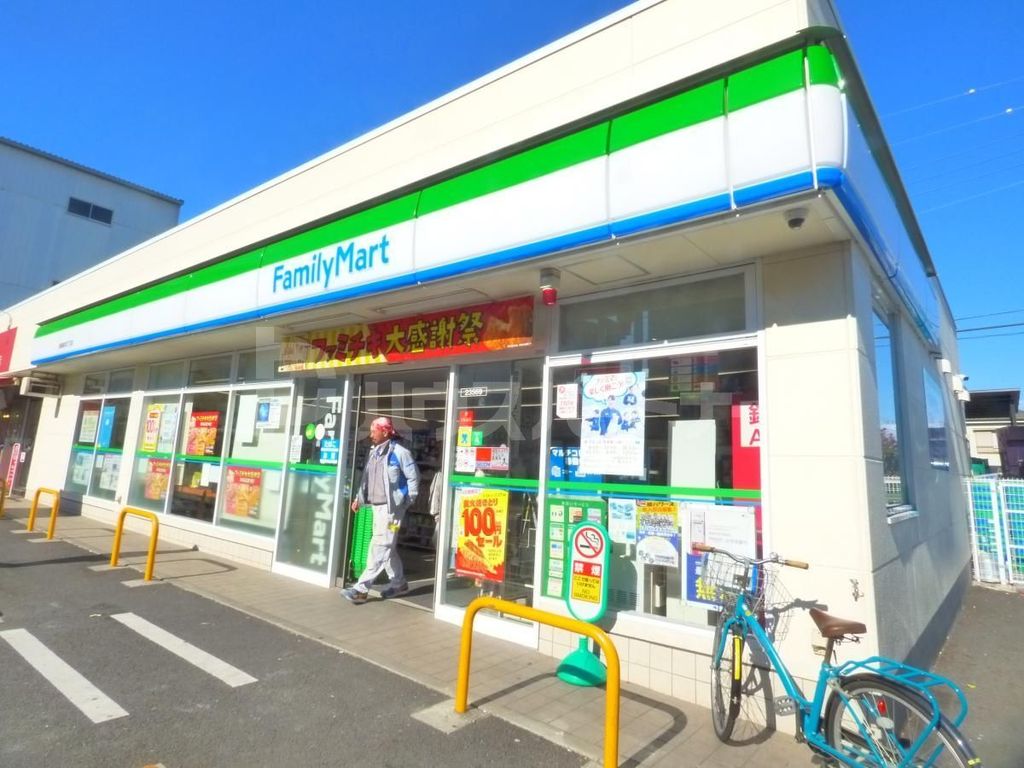 コンビニ　ファミリーマート南篠崎町四丁目店（コンビニ）まで190m