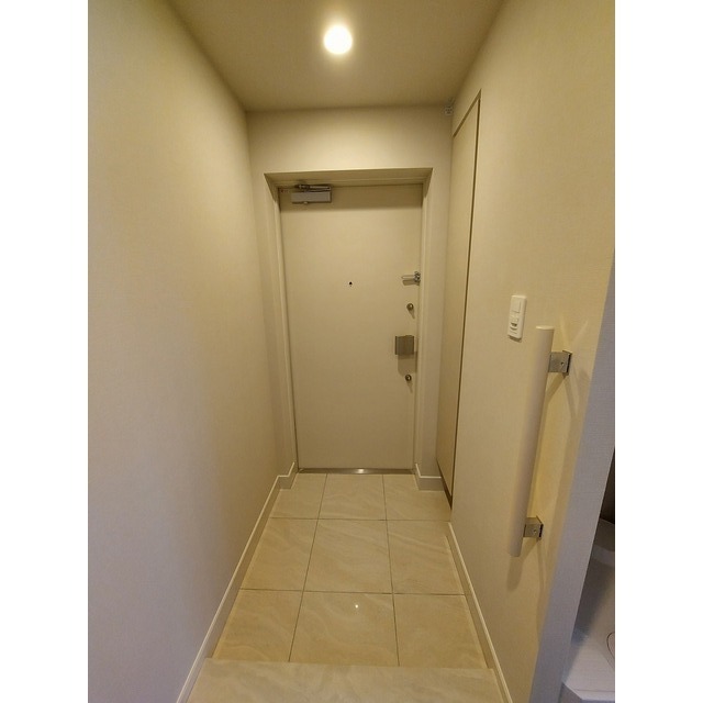 玄関　同タイプ写真　※現況優先