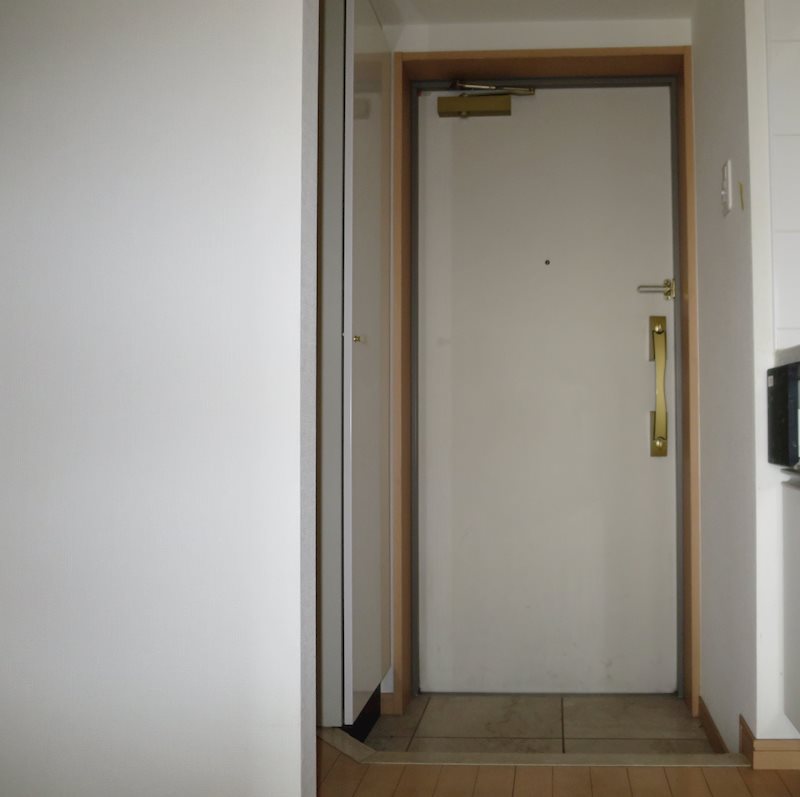 玄関　※参考写真